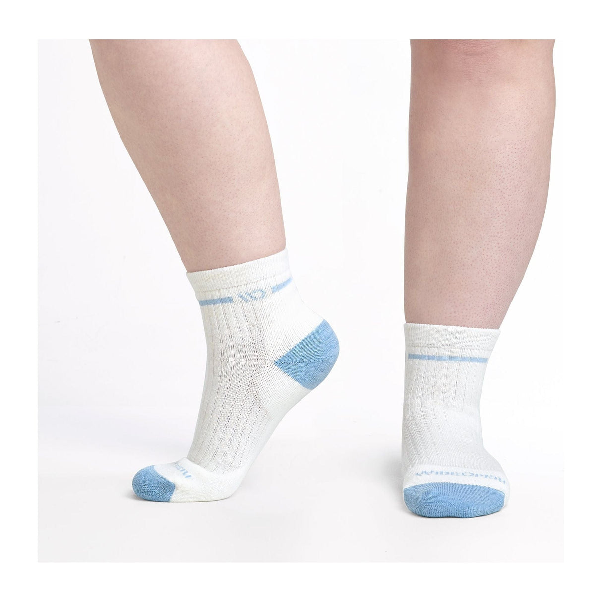 Wide Open Womens Single Stripe Cushioned Quarter Socks  - 