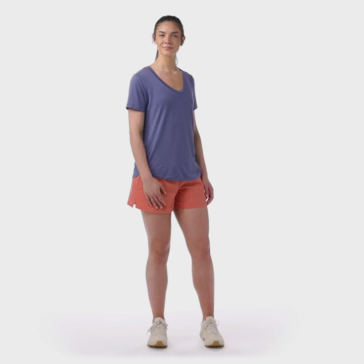 Smartwool Womens Active Ultralite V-Neck Short Sleeve - Nightfall Blue
Fit Video