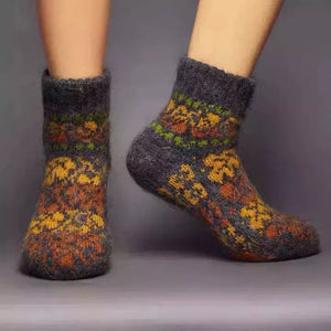 Siberia Spirit Autumn Leaves Low Socks  -  Small / Autumn Leaves